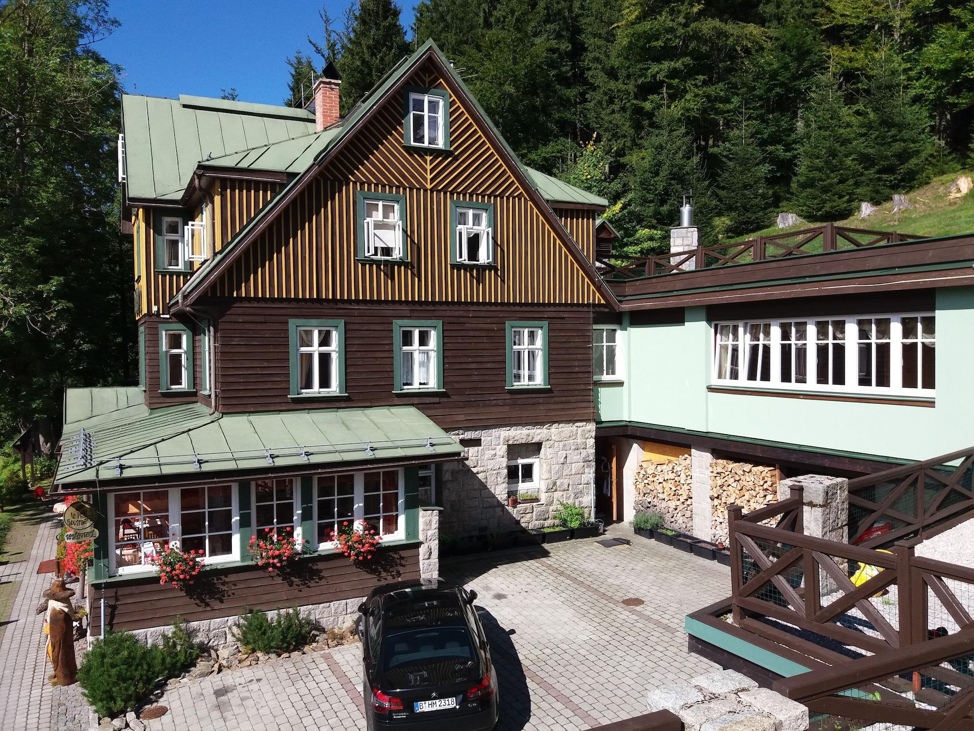 Hotel Pod Jasany Špindlerŭv Mlýn Kültér fotó
