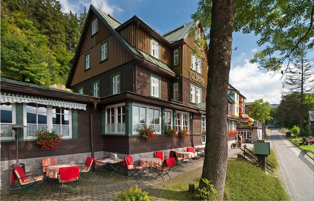 Hotel Pod Jasany Špindlerŭv Mlýn Kültér fotó